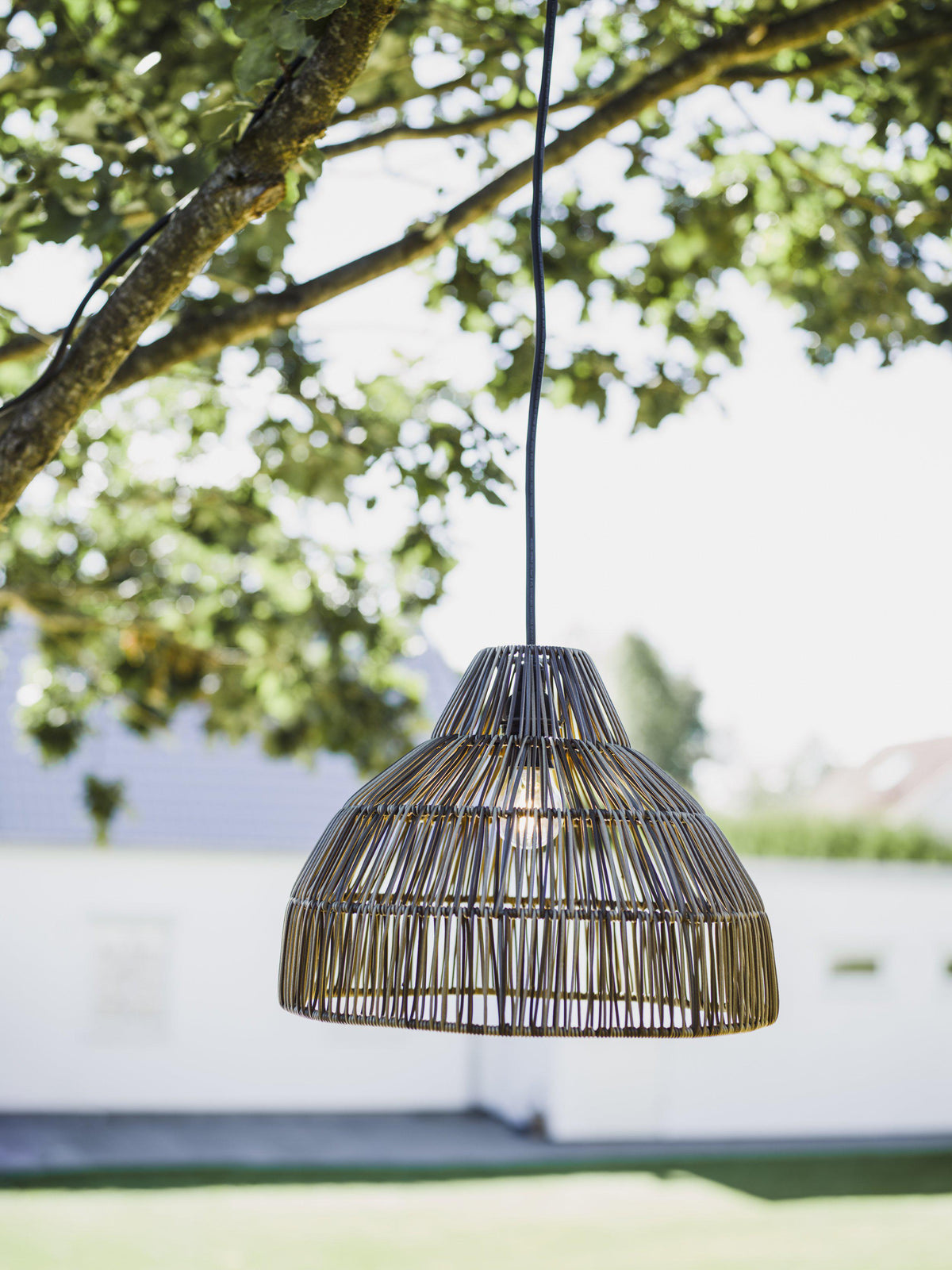 Anibe Lifestyle - Bao - Utomhuslampskärm Konstrotting Grå 40cm