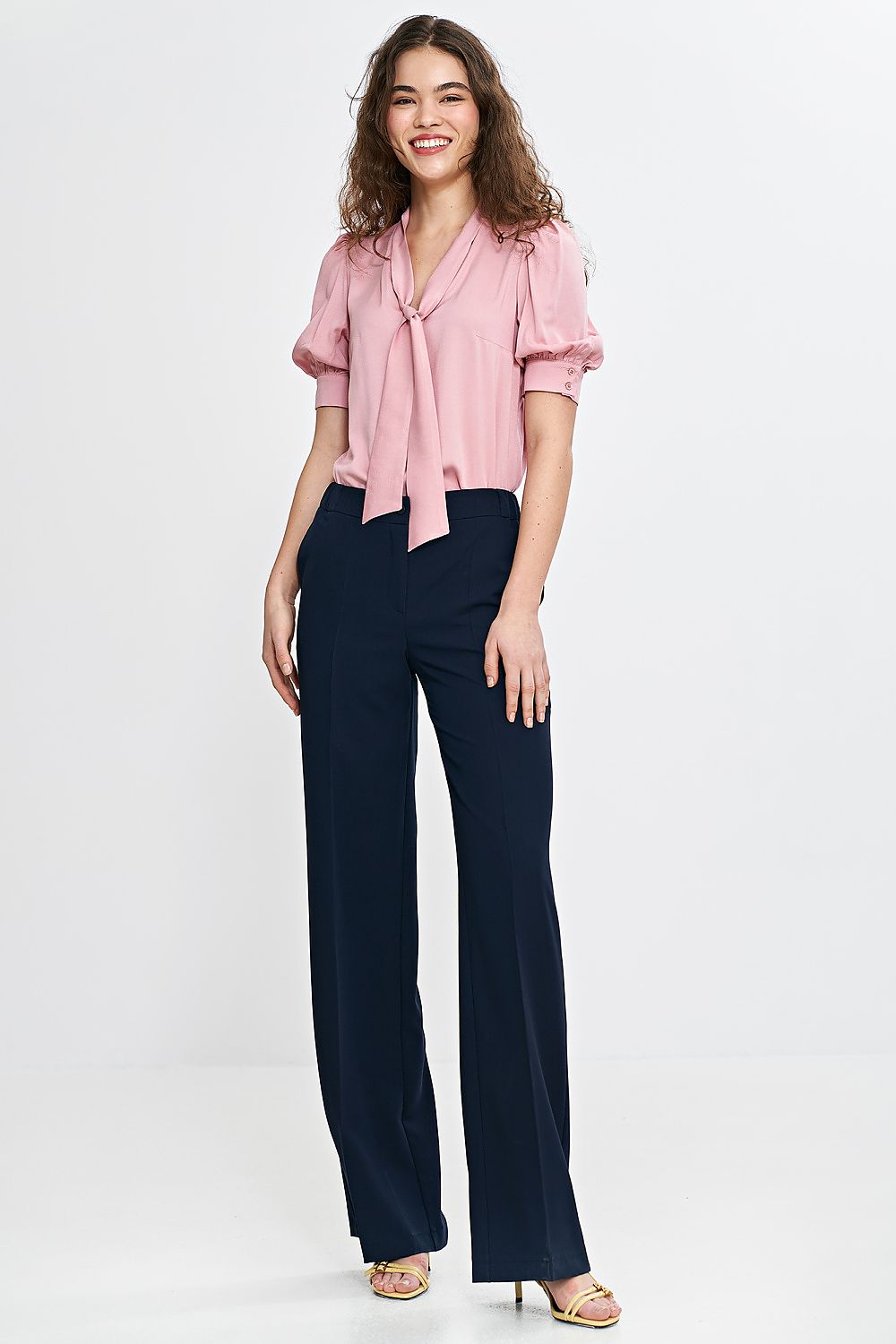 Anibe Lifestyle - Blus med V-ringning och puffärmar