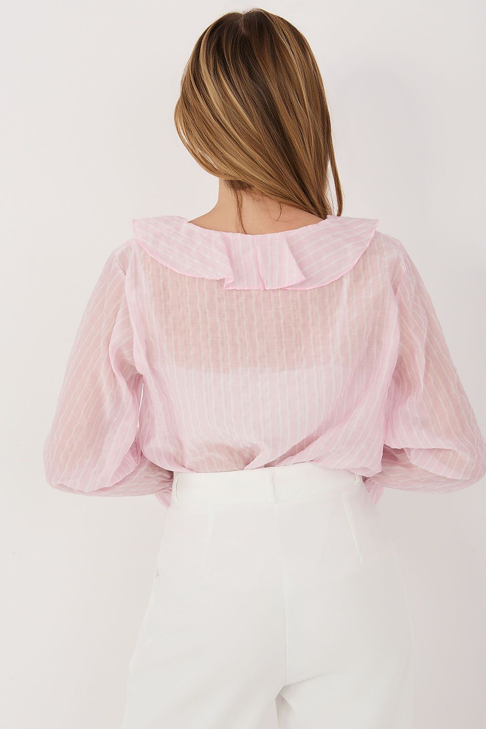 Anibe Lifestyle - Randig blus med volangkrage