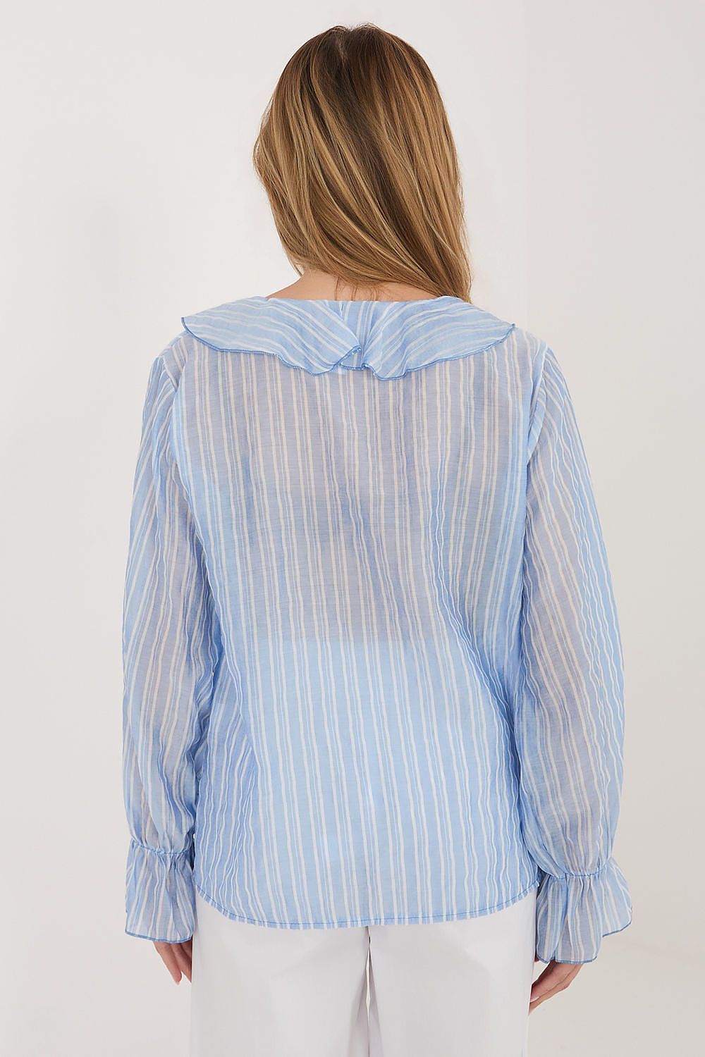 Anibe Lifestyle - Randig blus med volangkrage