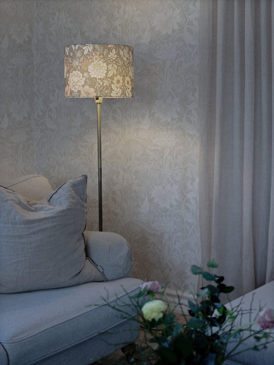 Anibe Lifestyle - Amy - Golvlampa Mässing med Sara Dahlia skärm Grön 130cm