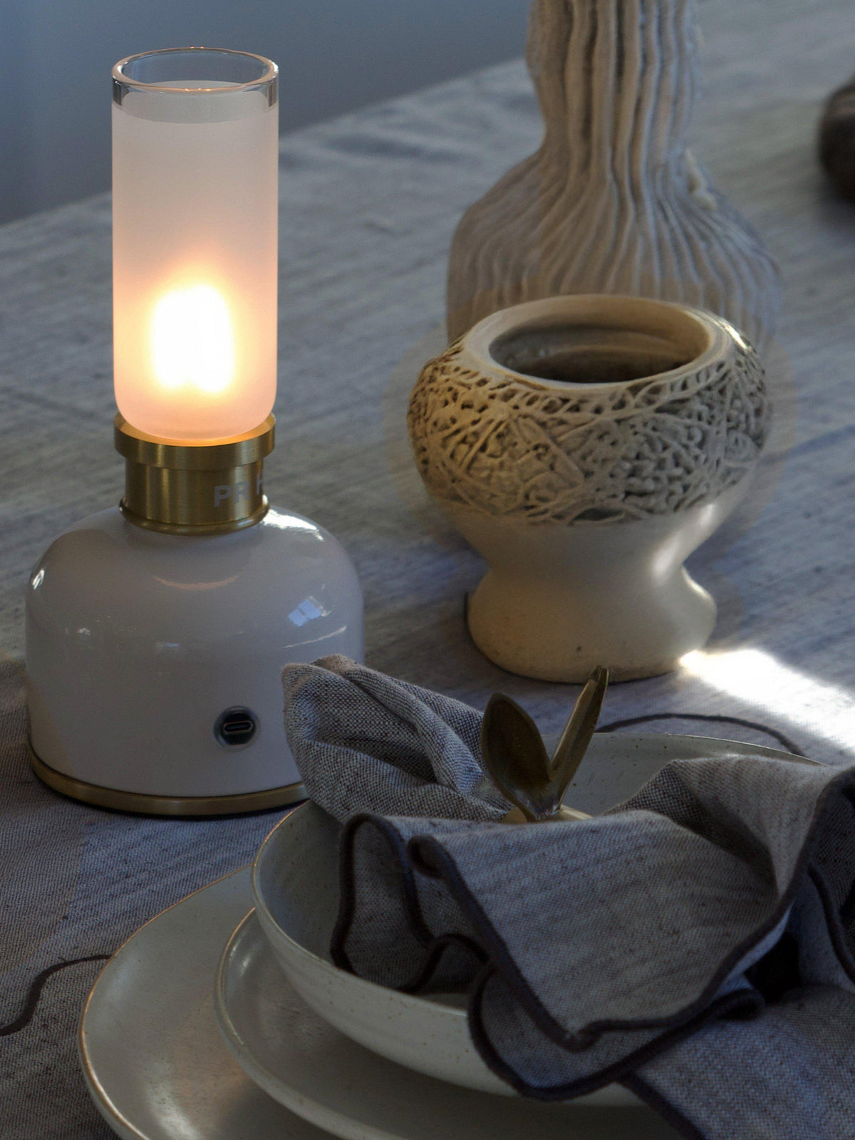 Anibe Lifestyle - Frida Bordslampa Vit IP20 22cm