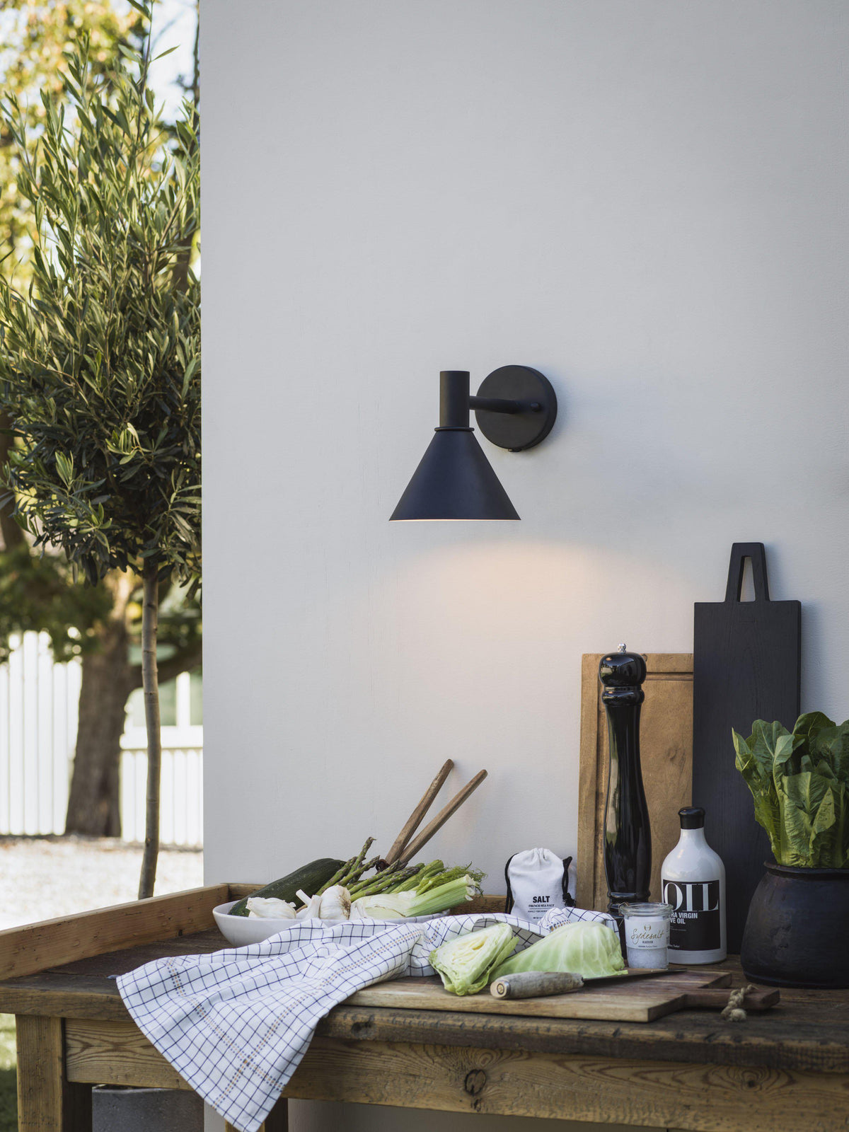 Anibe Lifestyle - Tripp Mini - Fasadlampa Svart IP44