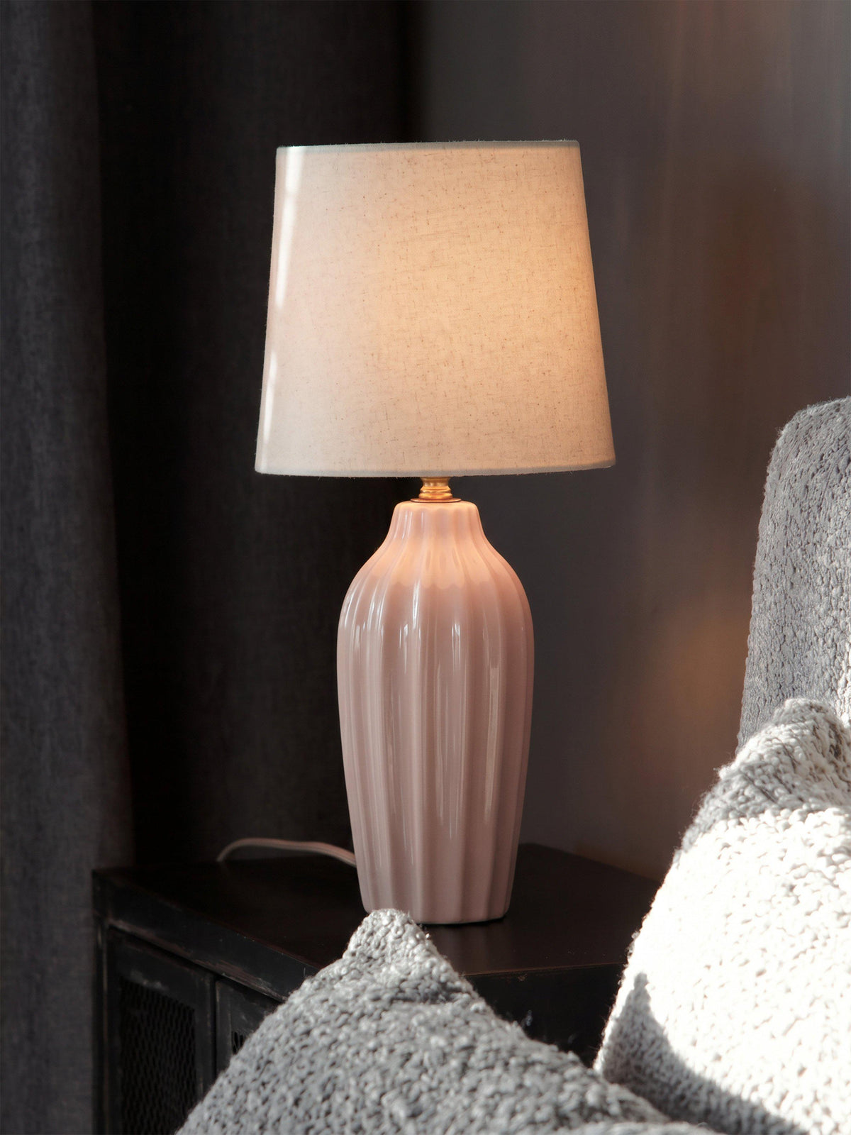 Anibe Lifestyle - Lyon Bordslampa Ljusrosa IP20 39cm