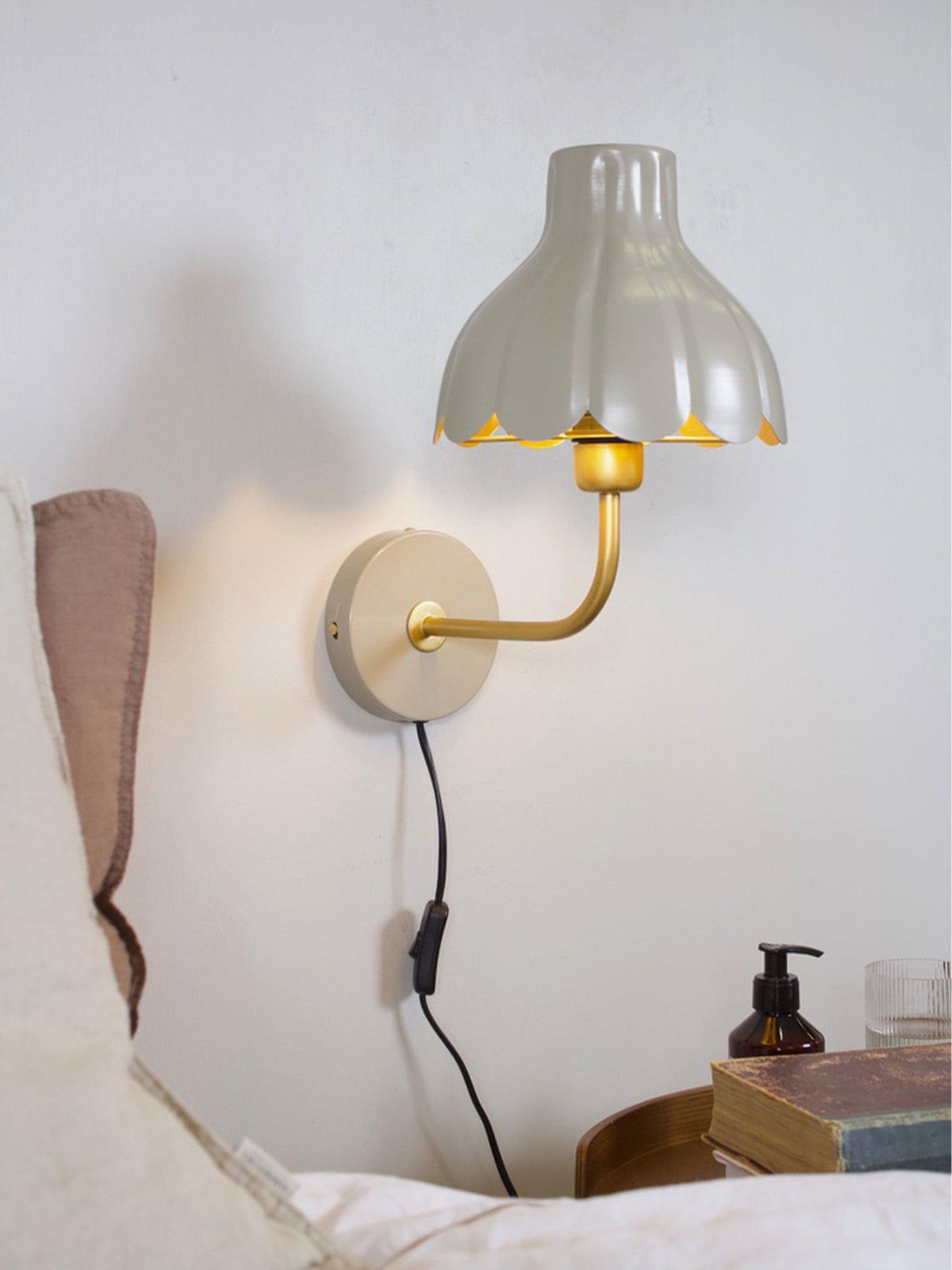 Anibe Lifestyle - Wells Vägglampa Beige/Guld IP20 21cm