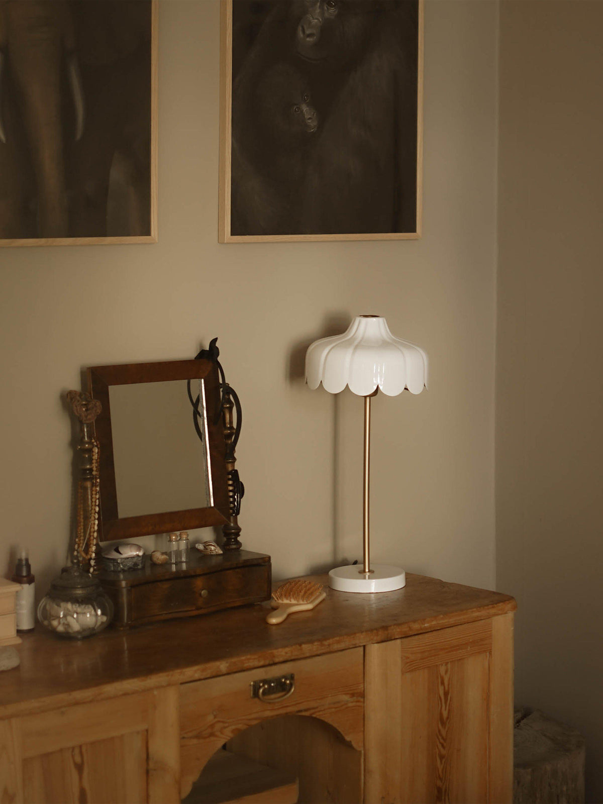 Anibe Lifestyle - Wells Bordslampa Vit/Guld IP20 50cm
