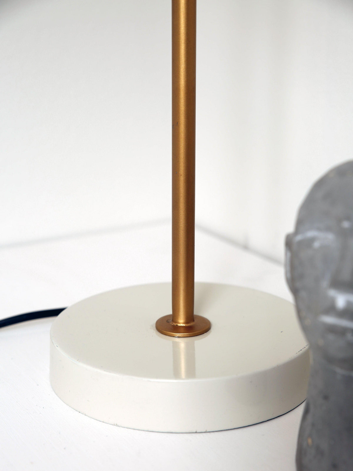 Anibe Lifestyle - Wells Bordslampa Beige/Guld IP20 50cm