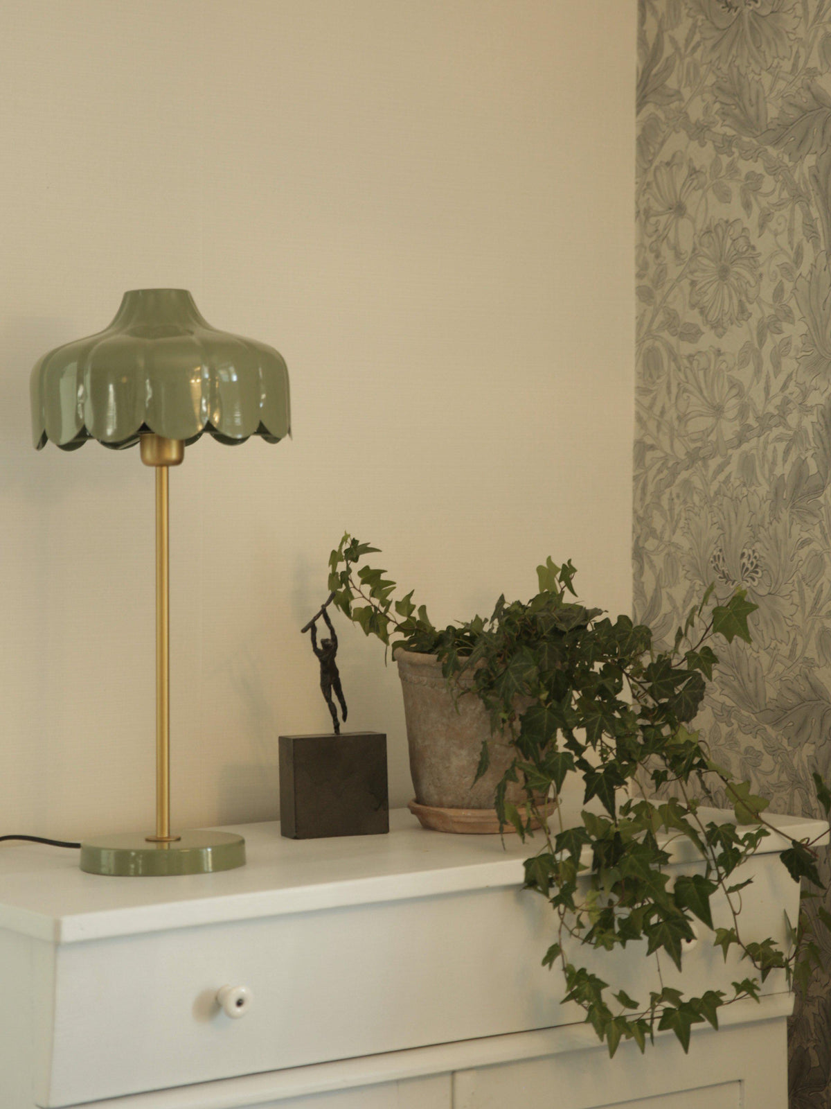 Anibe Lifestyle - Wells Bordslampa Mossa/Guld IP20 50cm