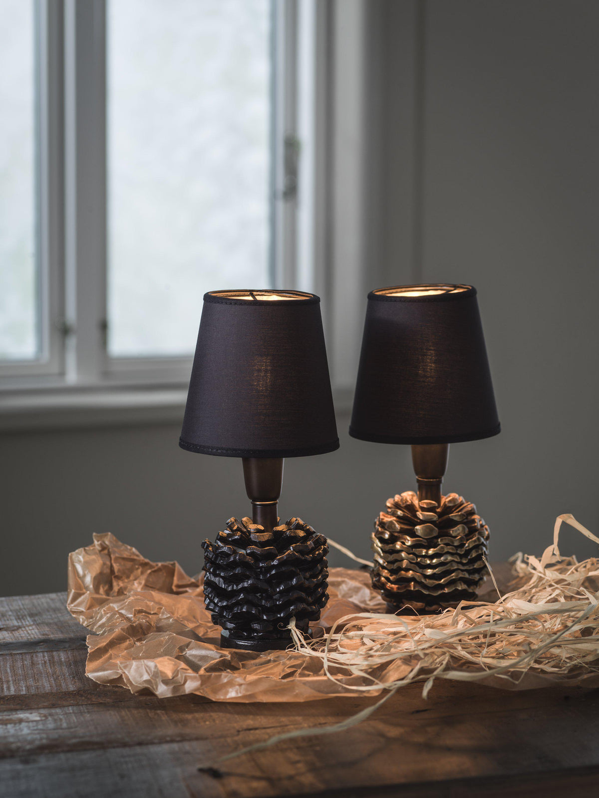 Anibe Lifestyle - Kotten - Lampfot Svart