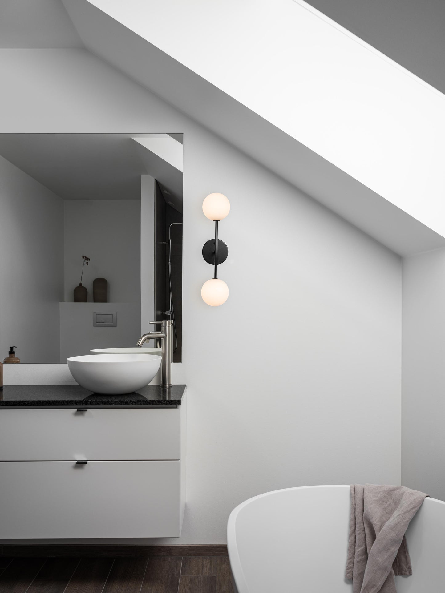 Sigma D Vägglampa Svart Opal IP23 49cm