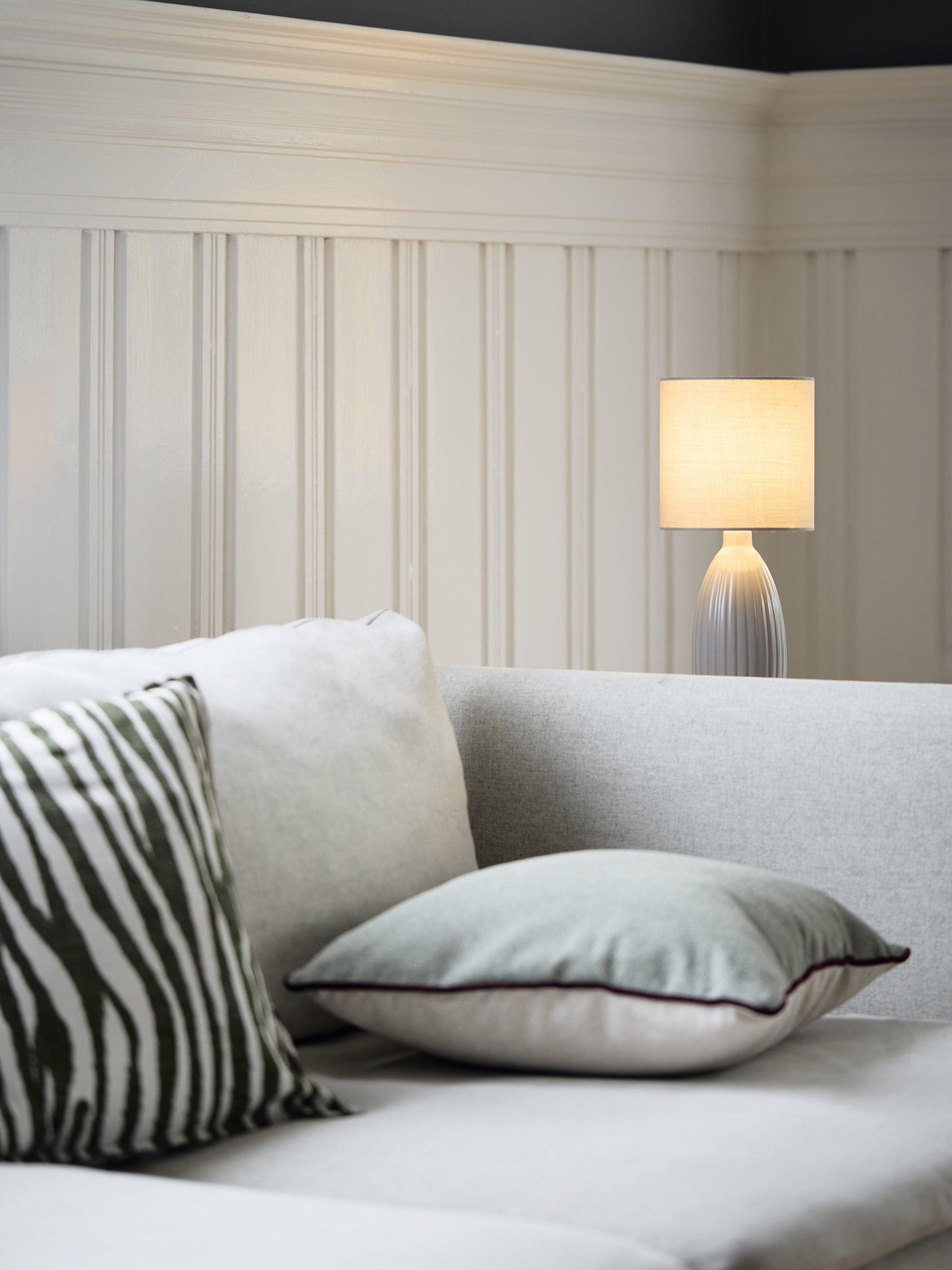 Uno Bordslampa Grå IP20 37cm