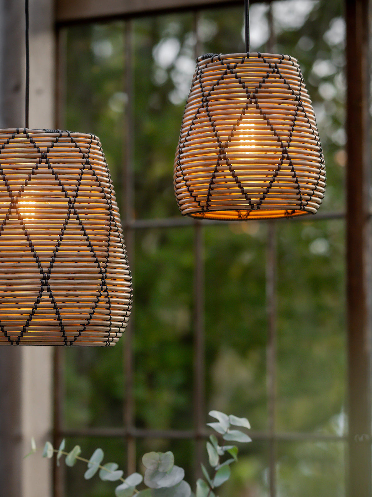 Anibe Lifestyle - Lollo - Taklampa Natur/Svart Konstrotting IP44 28cm
