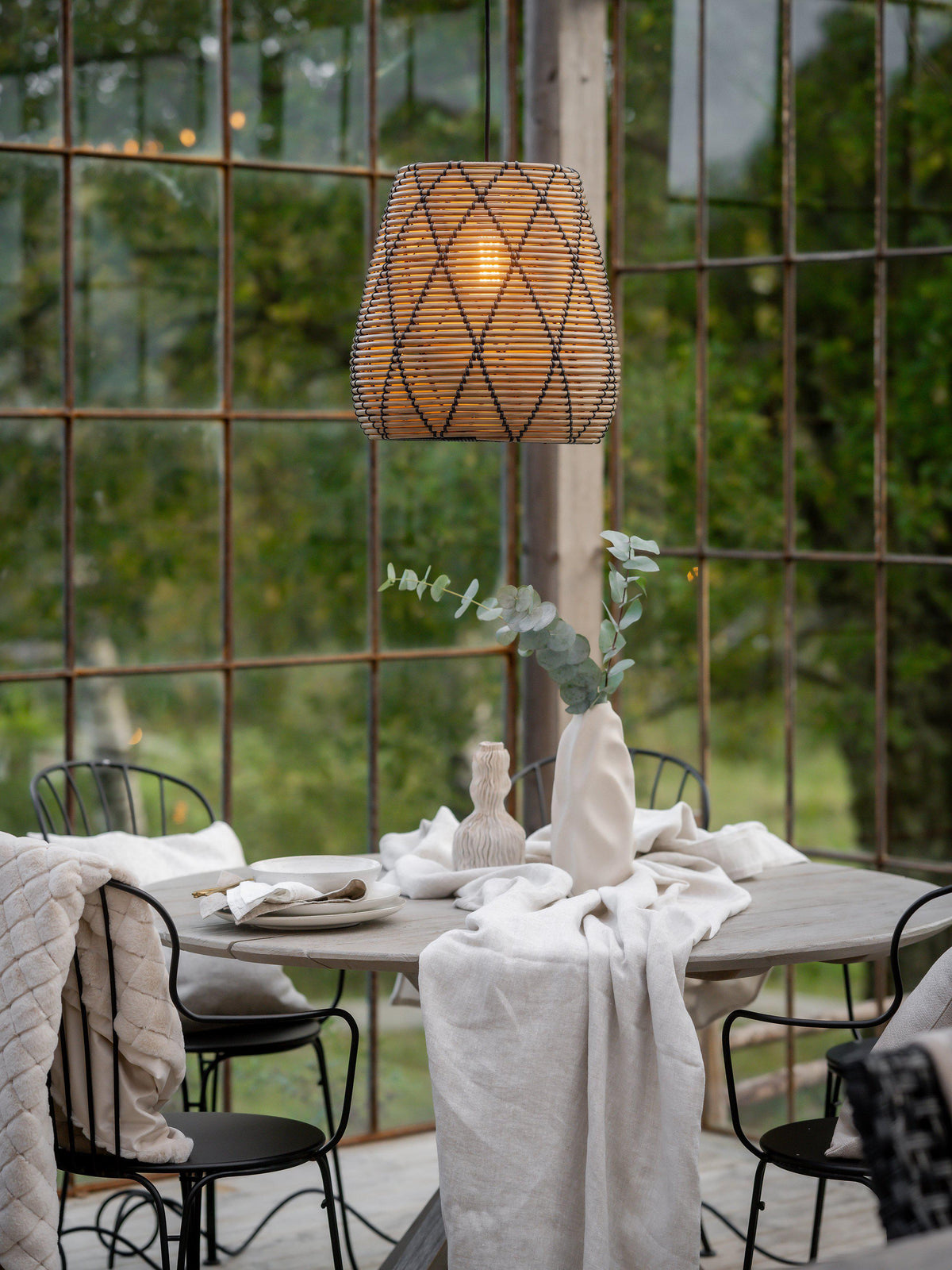 Anibe Lifestyle - Lollo - Taklampa Konstrotting Natur/Svart IP44 38cm