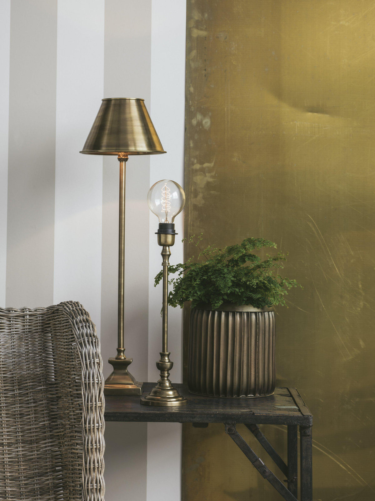 Anibe Lifestyle - Lili Lampfot Antikmässing 53cm
