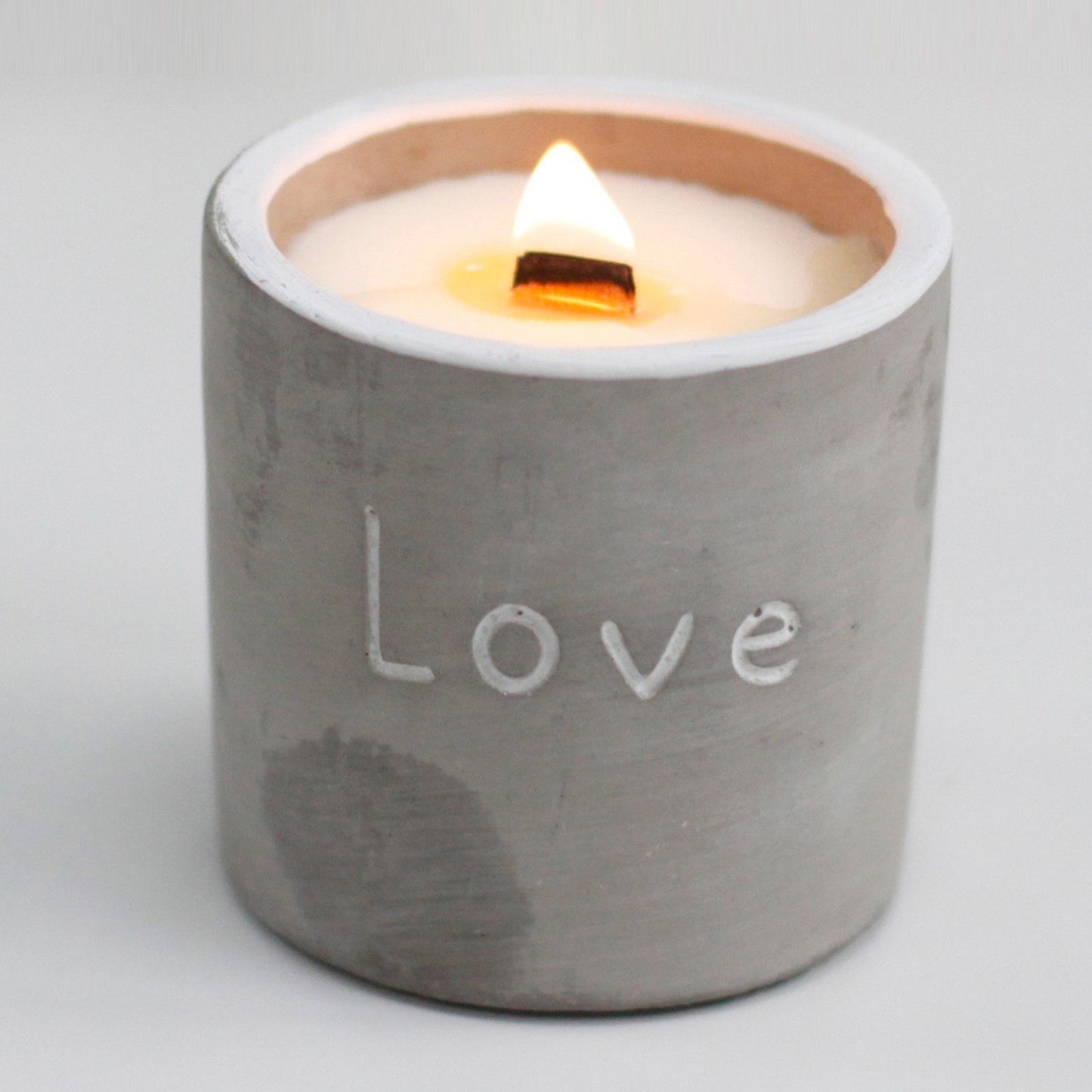 Doftljus i betong – Love – Purple Fig & Cassis