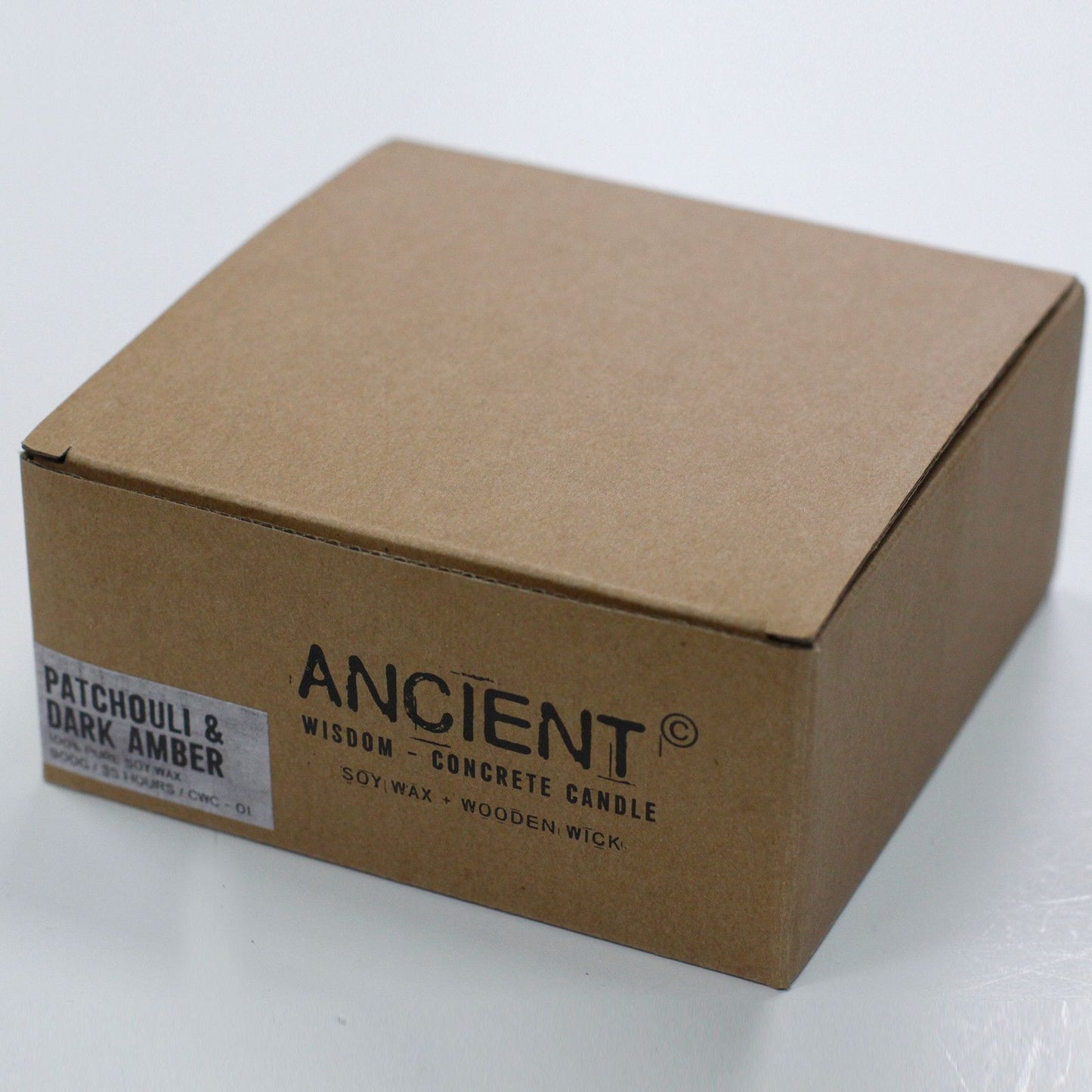 Stort doftljus i betong – Patchouli & Dark Amber