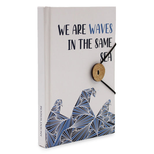 Liten anteckningsbok med rem - Waves in the same sea
