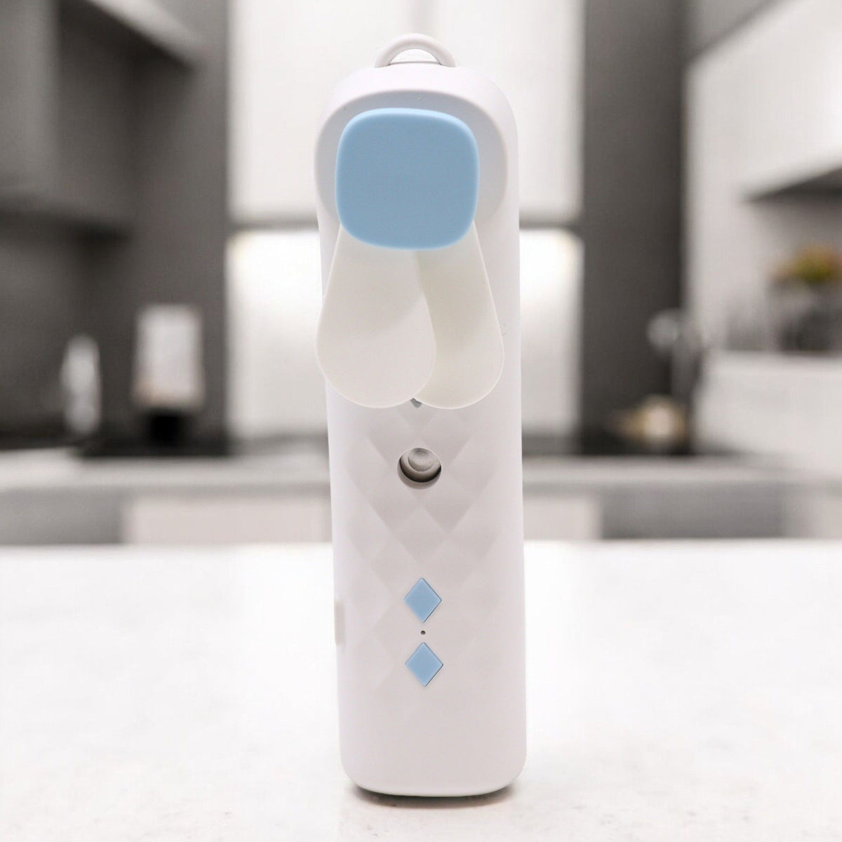 Anibe Lifestyle - Ansiktsfläkt - White Nano Mist med dimspray och USB-laddning