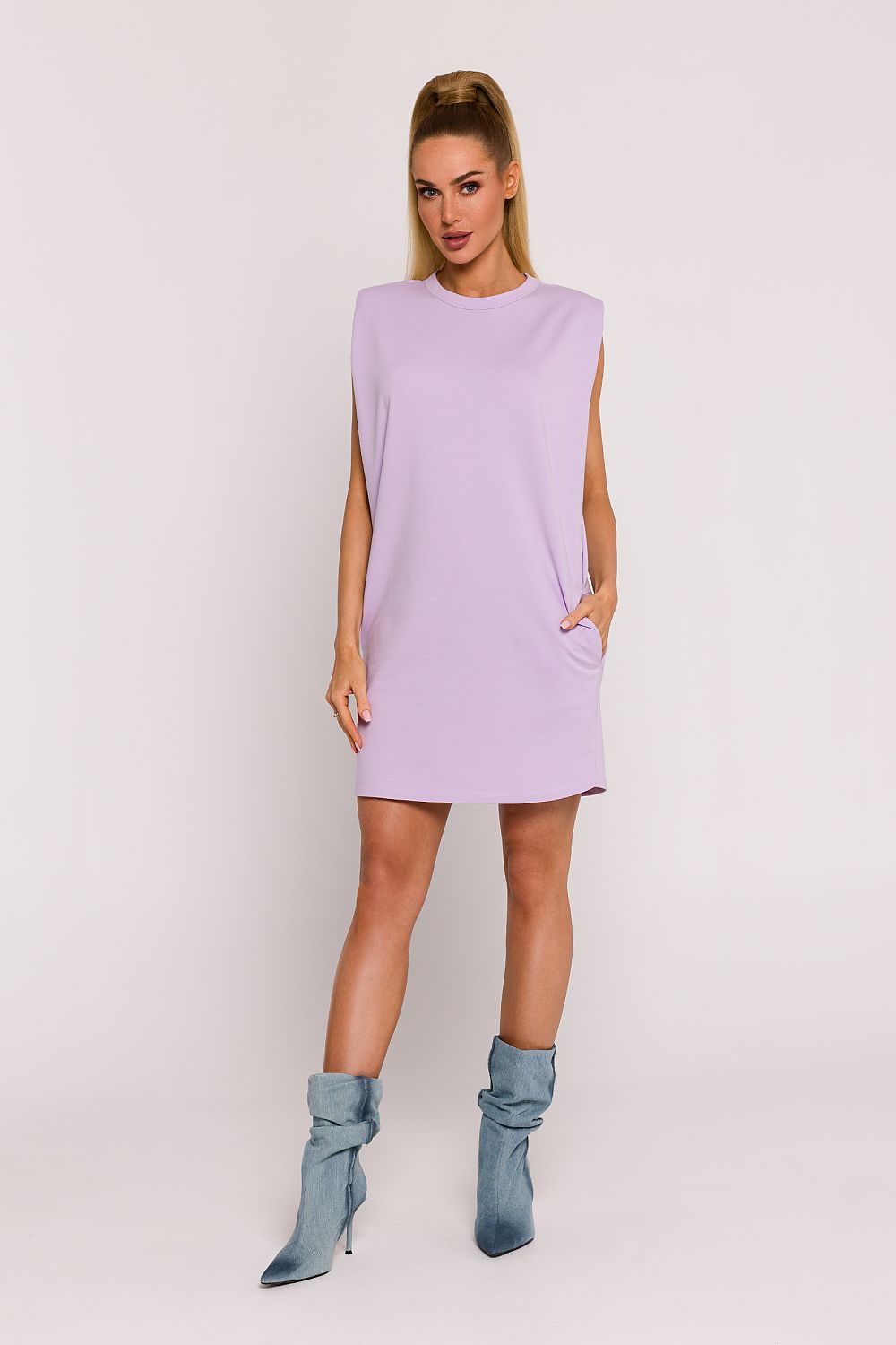 Anibe Lifestyle - Stickad oversize miniklänning med axelkuddar