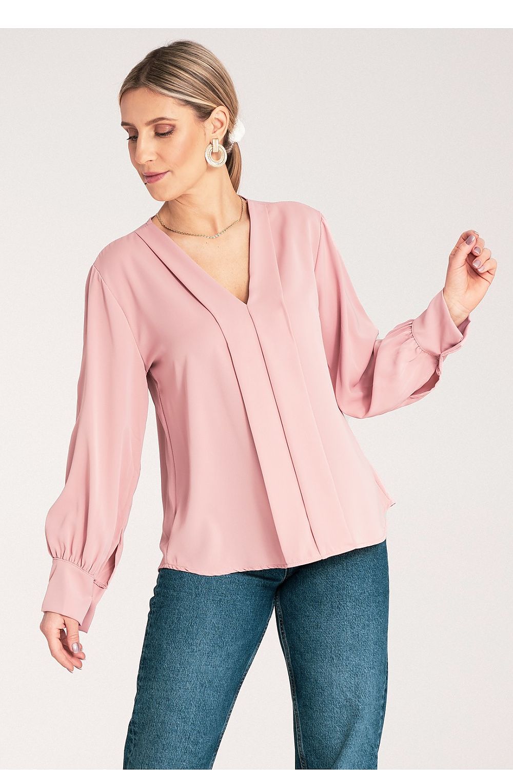 Anibe Lifestyle - Satinblus med V-ringning och knapp