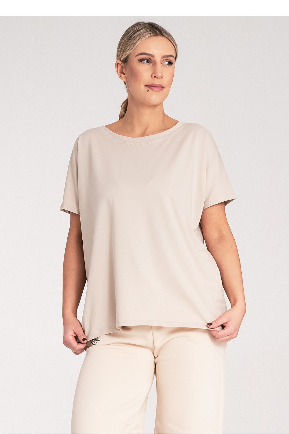 Anibe Lifestyle - Oversize t-shirt med rund hals och kort ärm