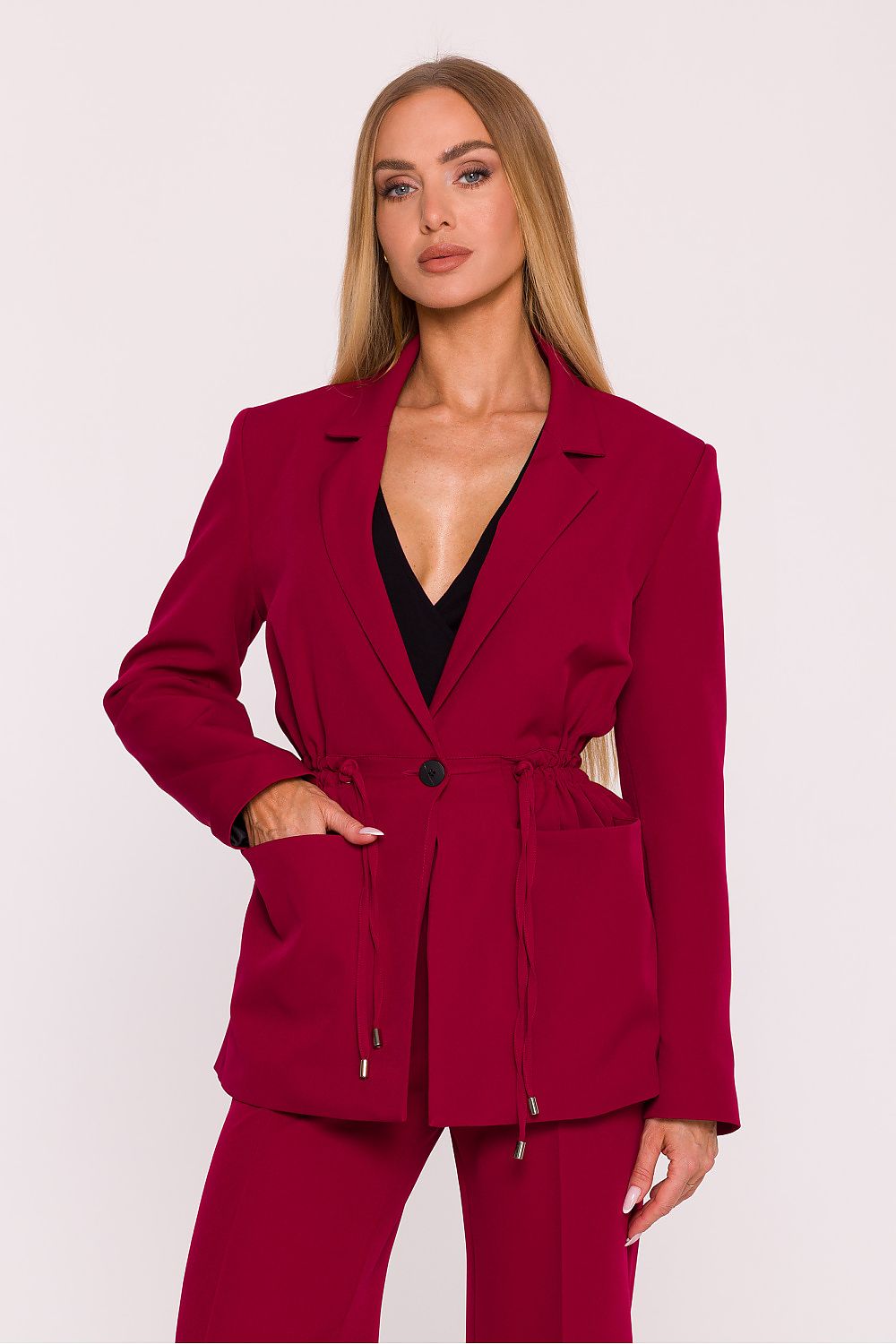 Anibe Lifestyle - Oversized kavaj med midjeband och påsydda fickor