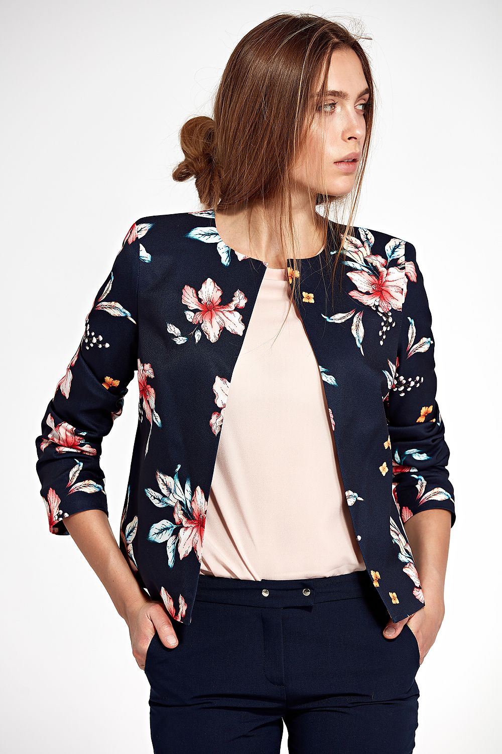 Anibe Lifestyle - Kort jacka med blommönster och rund halsringning