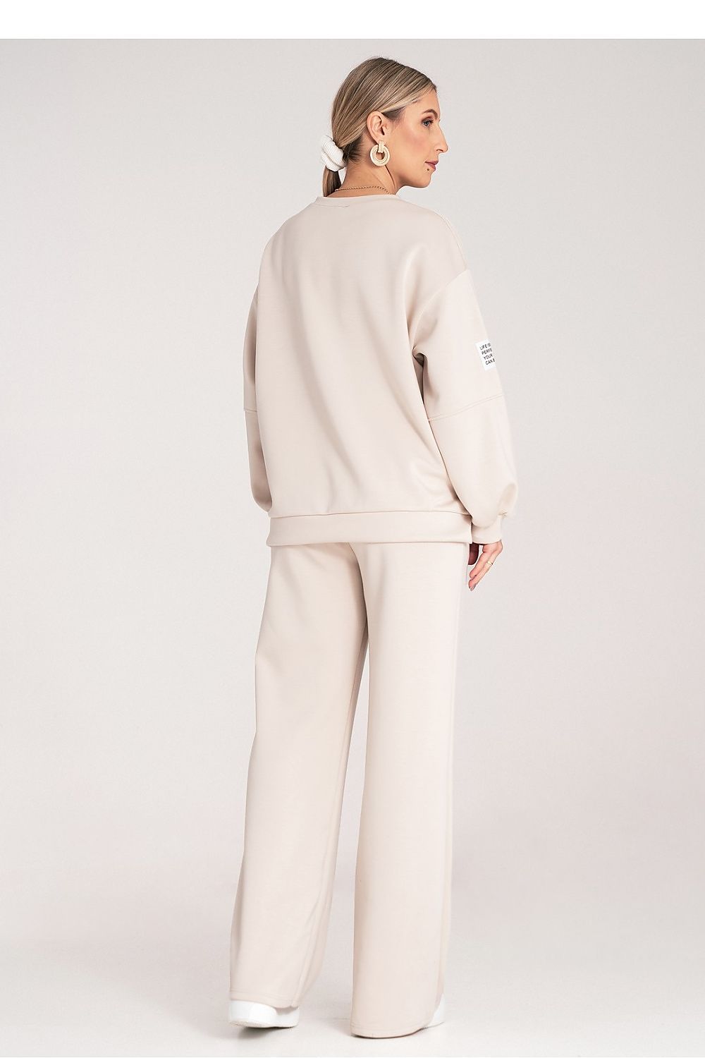 Anibe Lifestyle - Mjukisset med sweatshirt och vida byxor