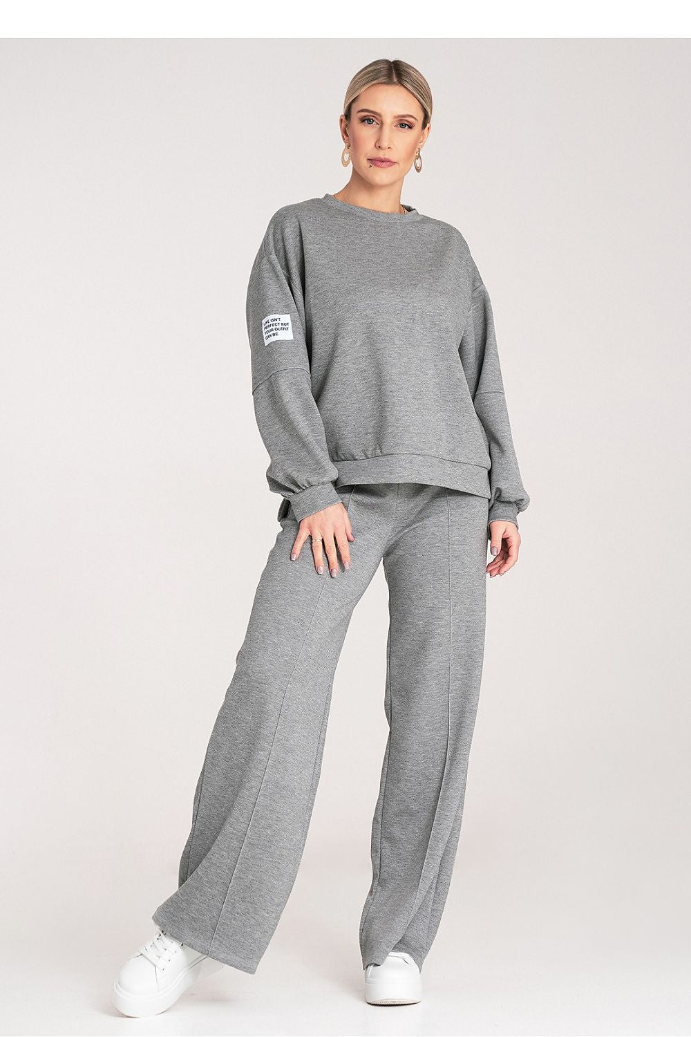 Anibe Lifestyle - Mjukisset med sweatshirt och vida byxor