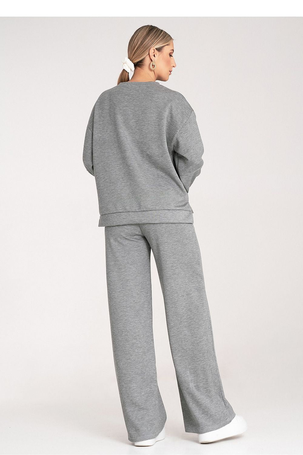 Anibe Lifestyle - Mjukisset med sweatshirt och vida byxor