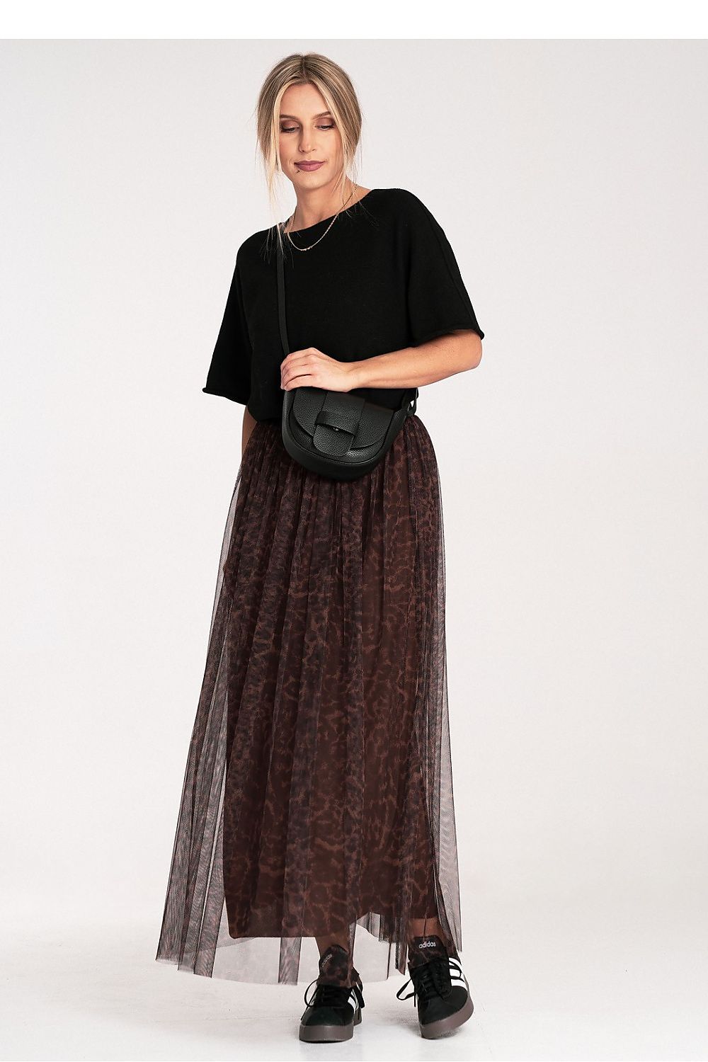 Anibe Lifestyle - Fladdermustopp med rund hals