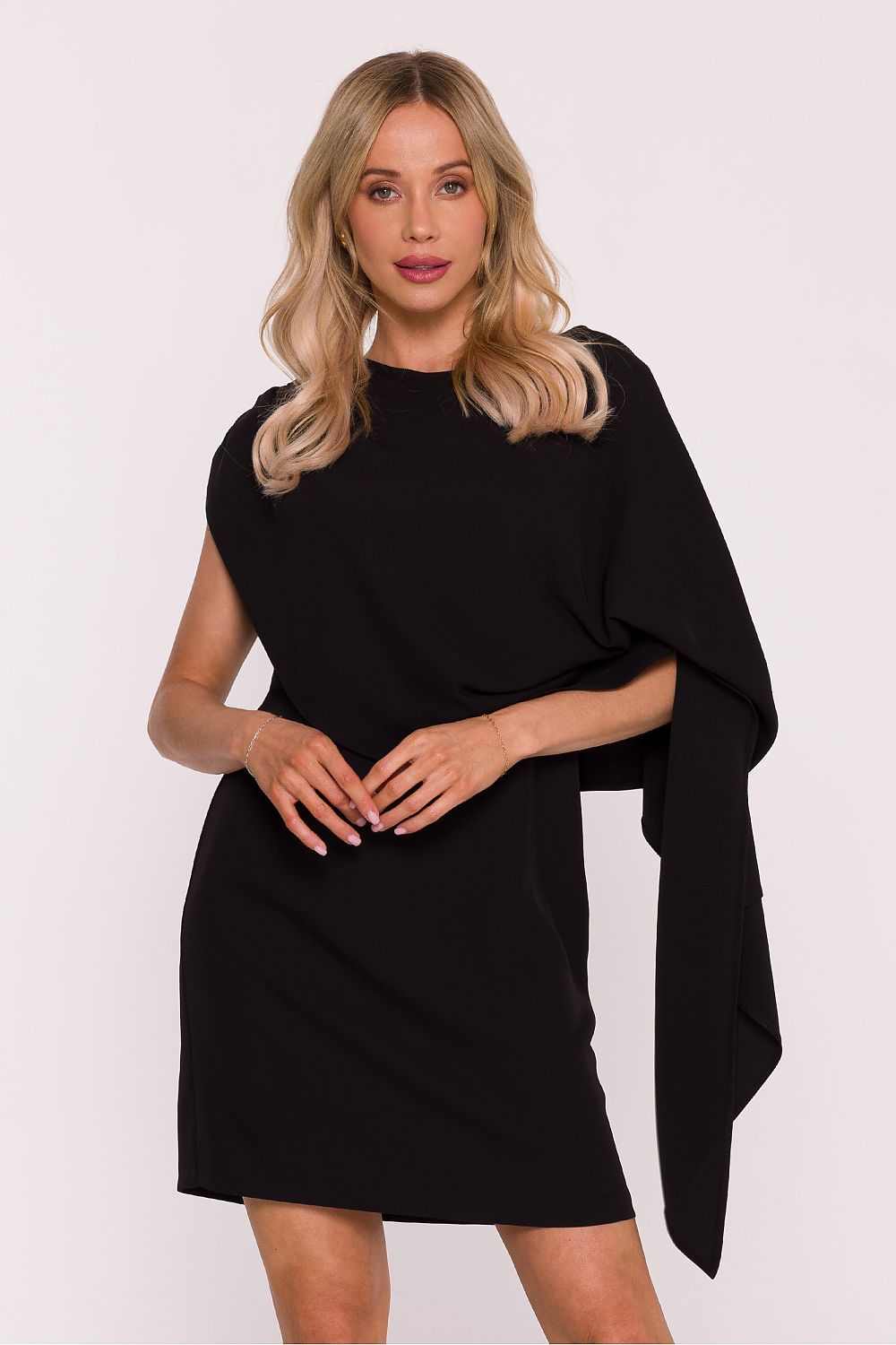 Anibe Lifestyle - Cocktailklänning med asymmetrisk cape