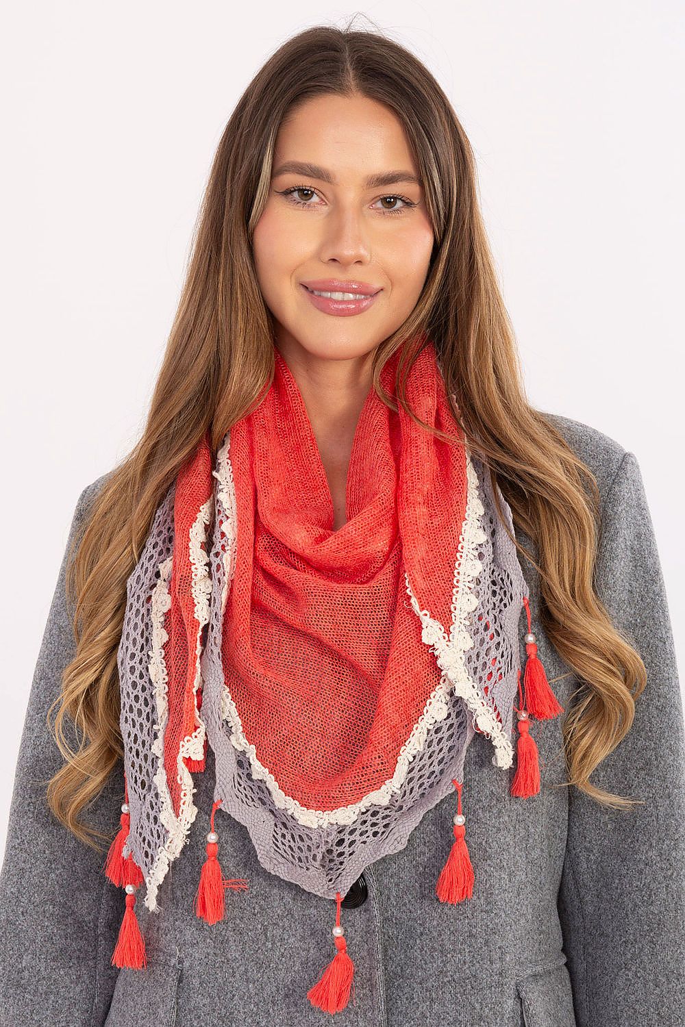 Anibe Lifestyle - Trekantig scarf med spets och pärlfransar