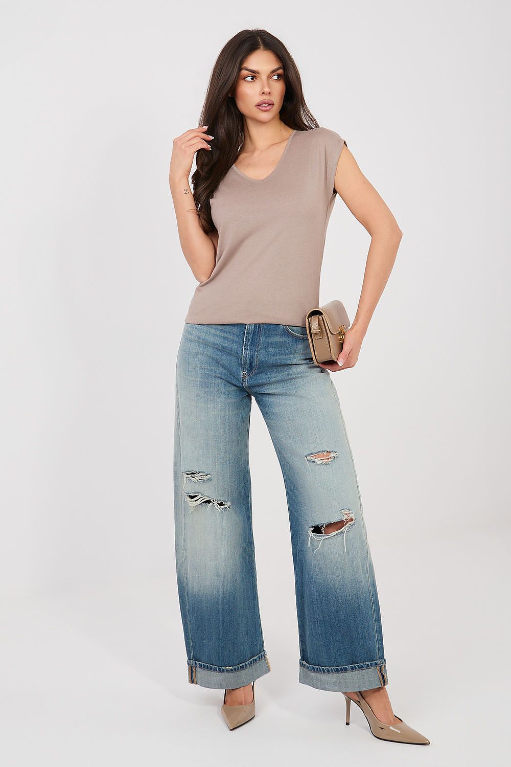 Anibe Lifestyle - T-shirt med V-ringning