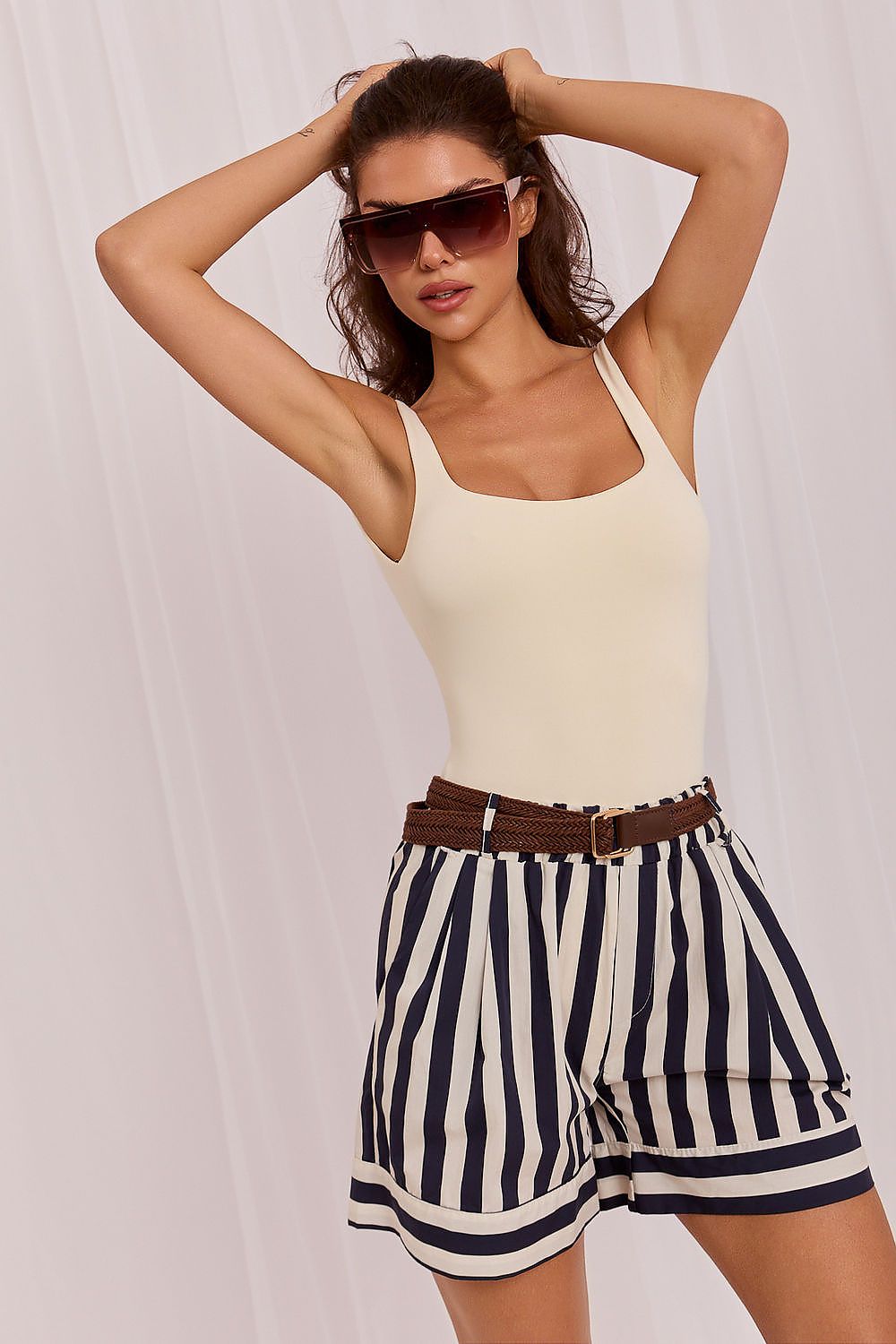 Anibe Lifestyle - Vida randiga shorts med knytband och sidofickor
