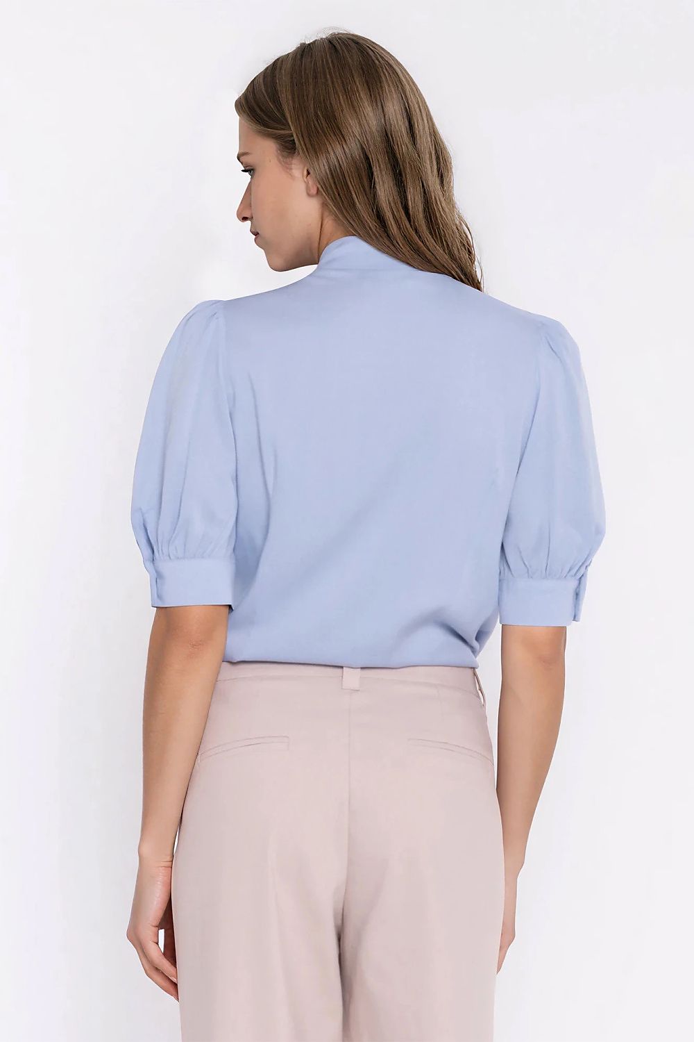 Anibe Lifestyle - Blus med knytning hals och puffärmar