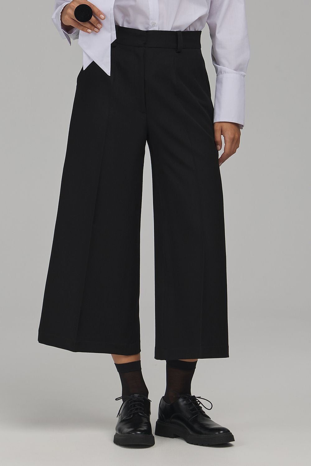 Anibe Lifestyle - Byxor med high-waist och wide leg i cropped modell