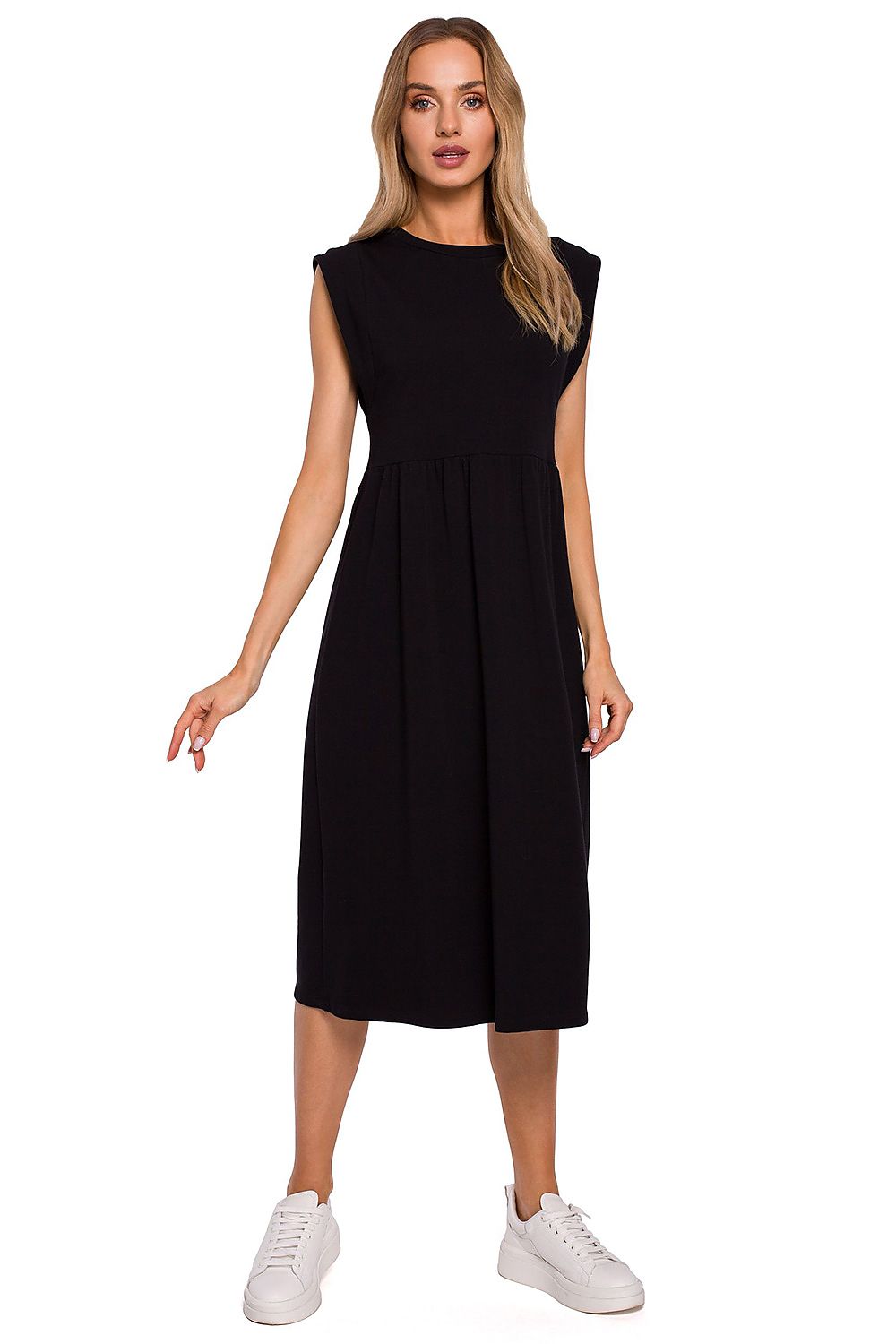 Anibe Lifestyle - Stickad midiklänning med high waist och vid kjol