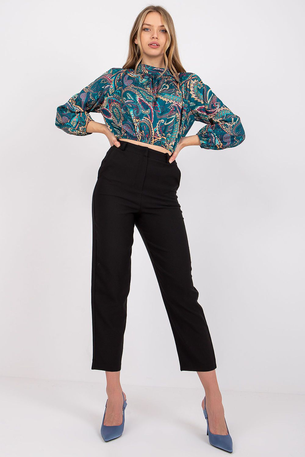 Anibe Lifestyle - Kort blus med ståkrage och lång ärm