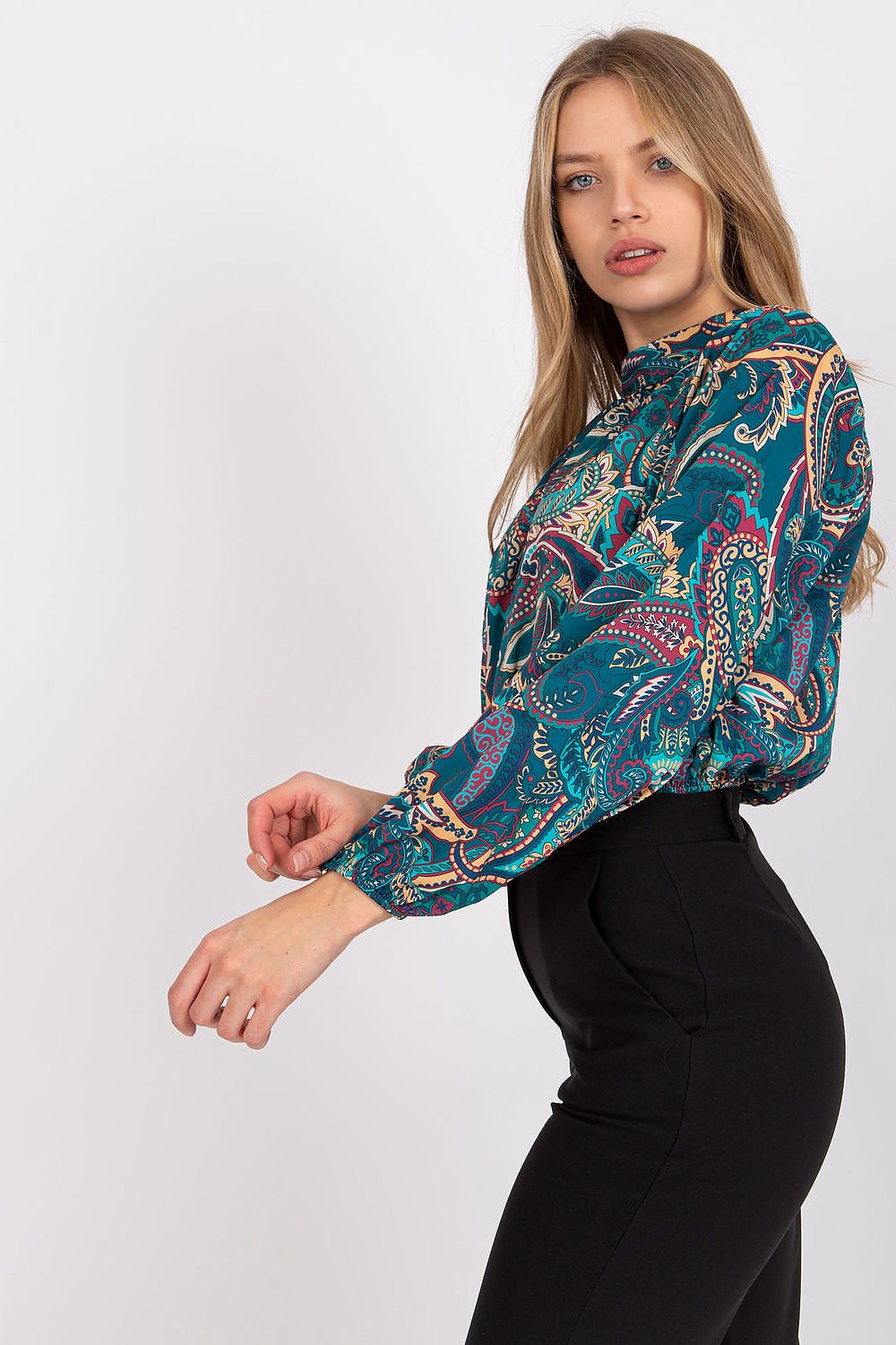 Anibe Lifestyle - Kort blus med ståkrage och lång ärm